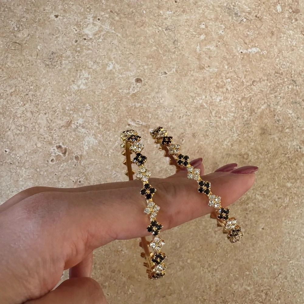 Elegant Gold and Black bangles - Picture 5 of 6